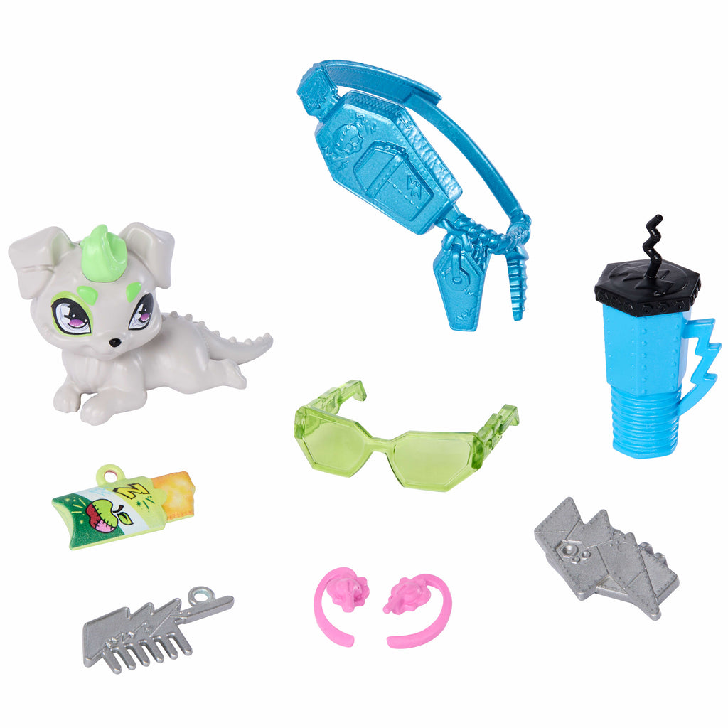 Evcil dostu Watzie ve 7 aksesuarla siyah suni deri etek giyen Monster High Frankie Stein bebek