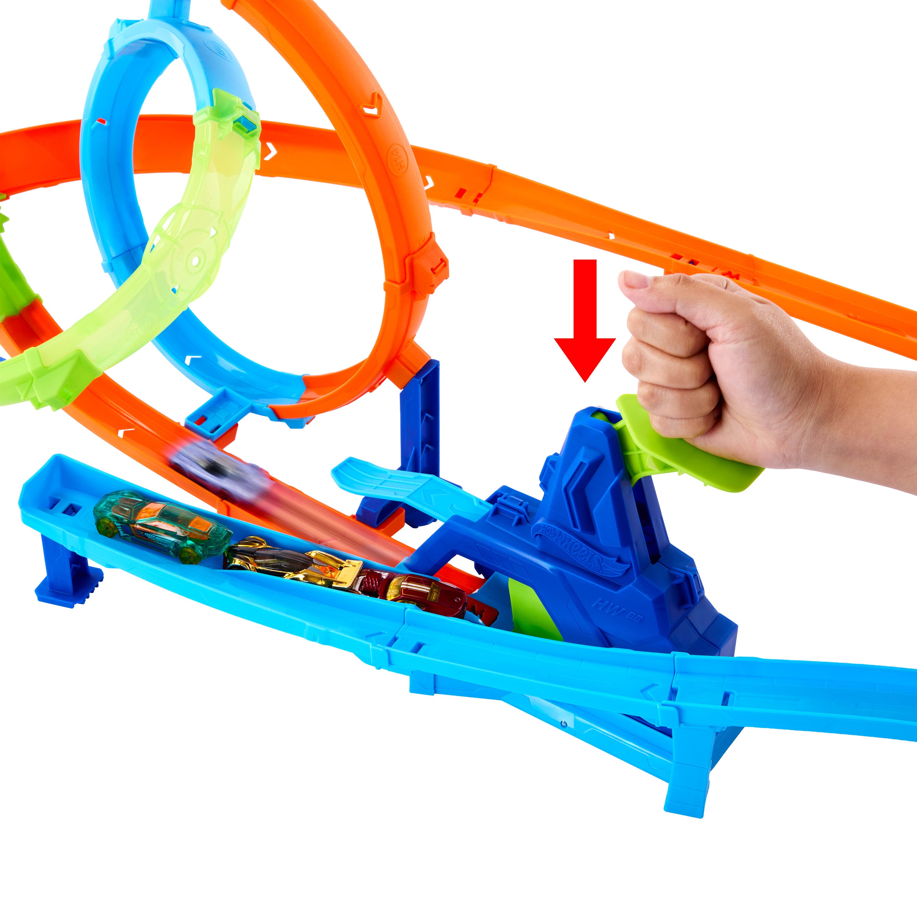 Hot Wheels Akrobasi Pistleri Dolambaçlı Hız Pisti seti ve 1:64 ölçekli metal oyuncak araba