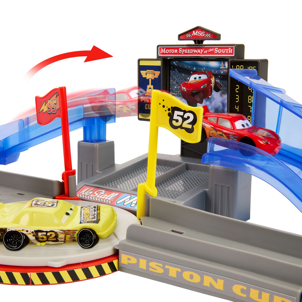 Disney ve Pixar Cars Piston Kupası Akrobasi Hız Pisti oyun seti ile Şimşek McQueen oyuncak araba
