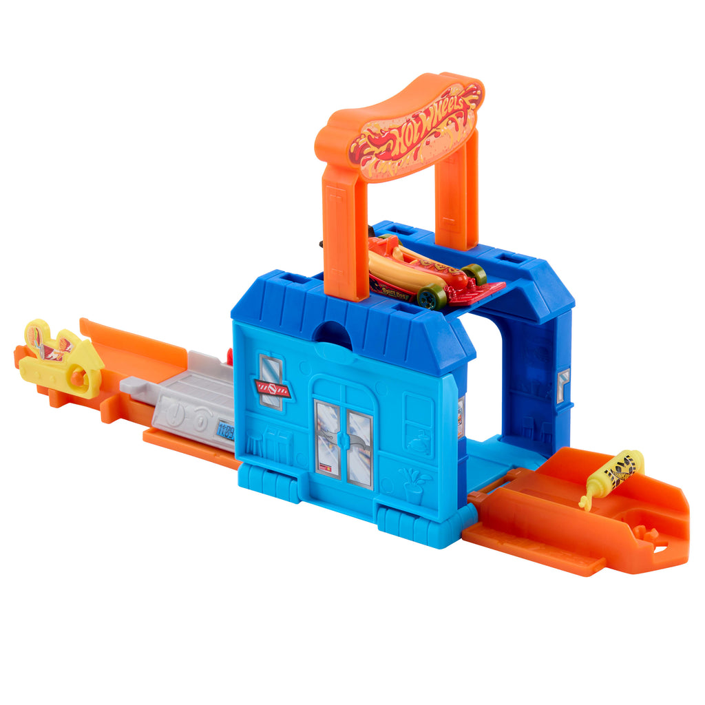 Hot Wheels katlanarak taşınabilir oyun seti ve 1:64 ölçekli metal oyuncak araba (Stiller çeşitlilik gösterebilir)