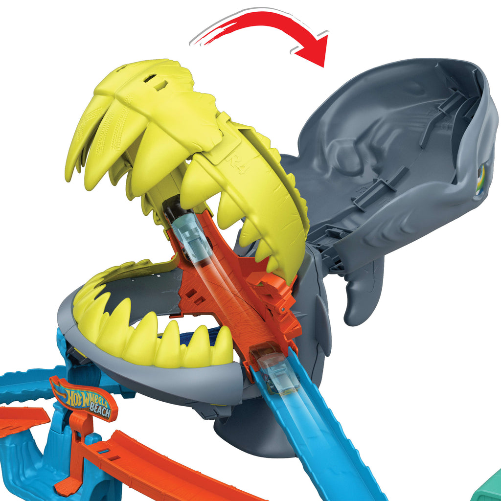 Büyük bir zafer anı yaşatan Hot Wheels City Köpek Balığı Macerası oyun seti  ve 1:64 ölçekli metal oyuncak araba
