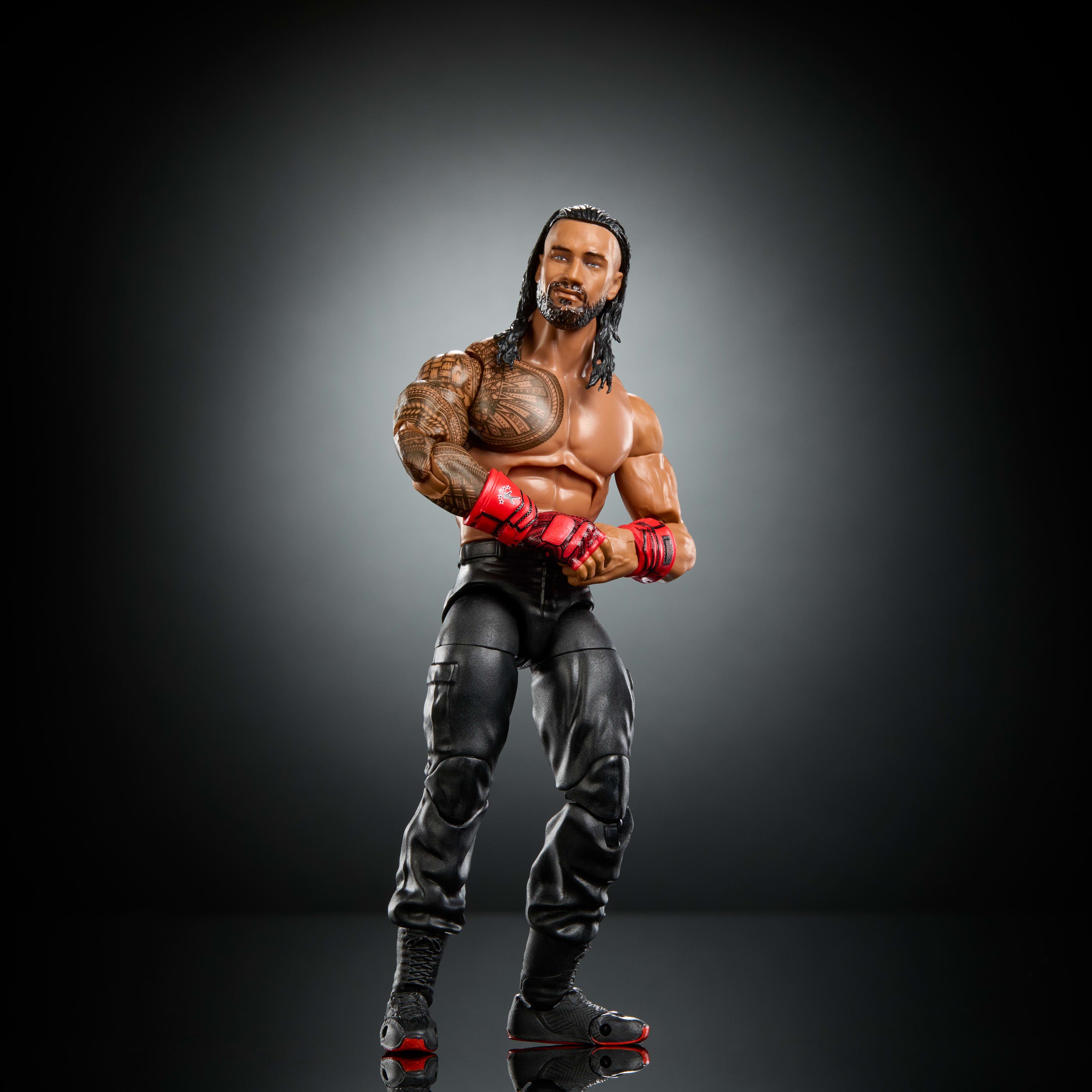 WWE Roman Reigns Aksiyon Figürü ve Aksesuarları (16 cm)