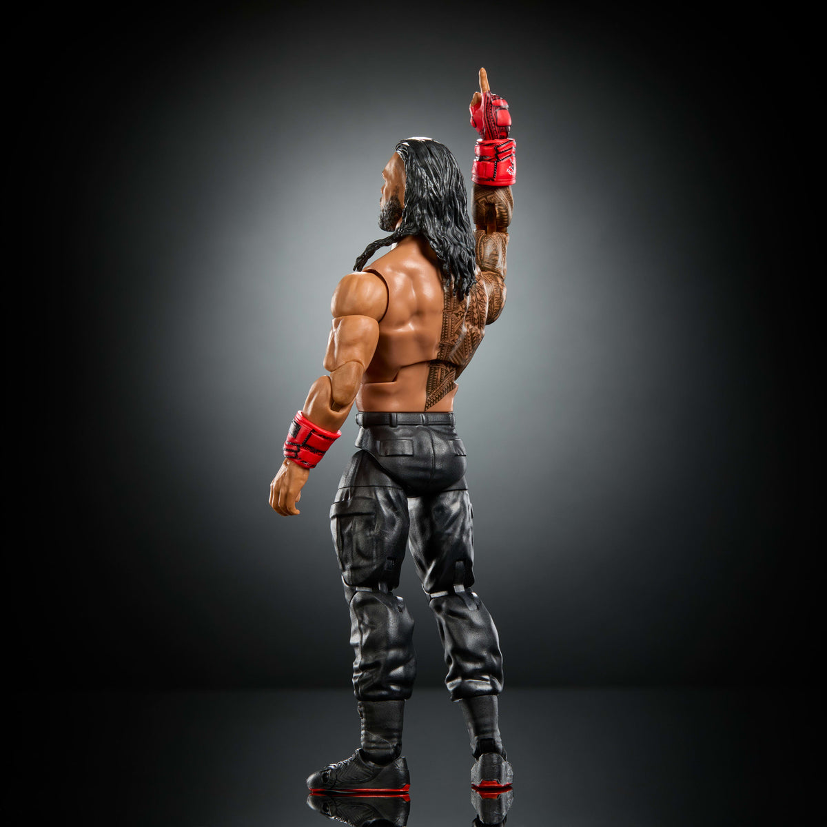 WWE Roman Reigns Aksiyon Figürü ve Aksesuarları (16 cm)