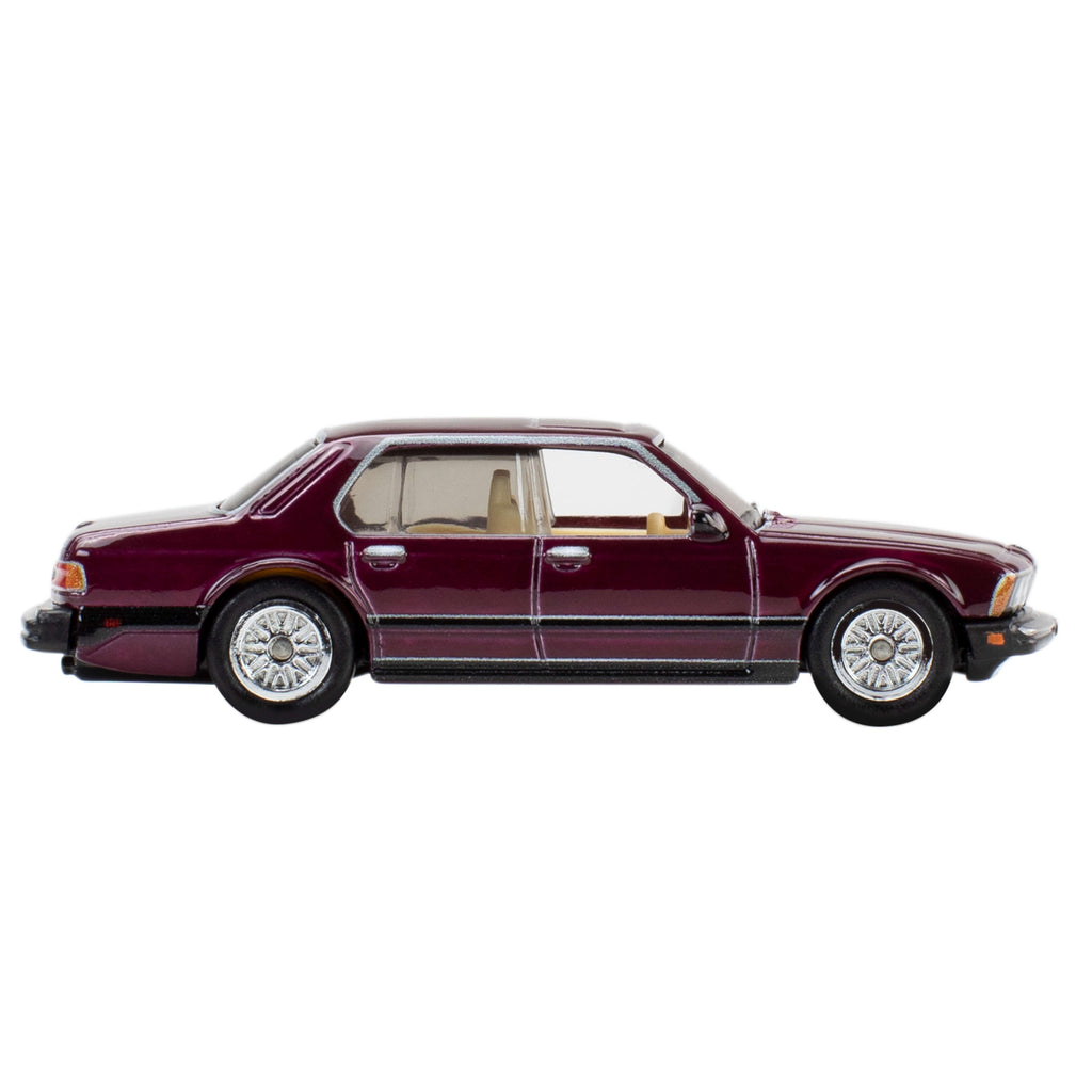 Hot Wheels Premium Pop Culture Stranger Things 1983 BMW 733i 1:64 Model Araba