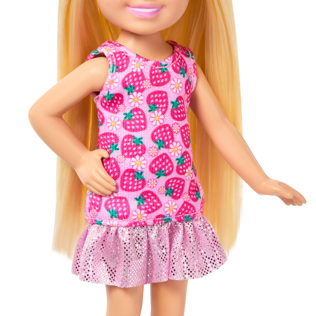 Barbie Chelsea küçük bebek (çilek desenli elbise)