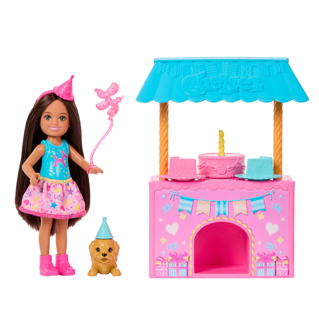 Barbie Aile ve Dostlar Club Chelsea Sürpriz Doğum Günü Partisi oyun seti, küçük bebek ve 10'dan fazla aksesuar
