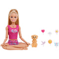 Yoga kıyafetleri giyen ışıklı, sesli ve müzikli Meditasyoncu Barbie ile köpek figürü