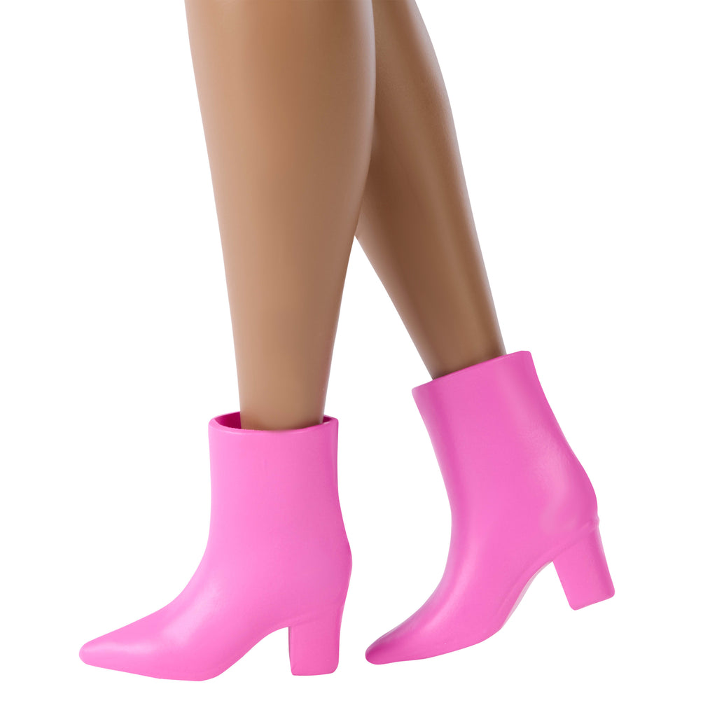 Barbie Deluxe Style Moda Bebek – Kurdele Desenli Pembe Kot Takım, Siyah Saçlı ve İşitme Cihazlı (JJN70)