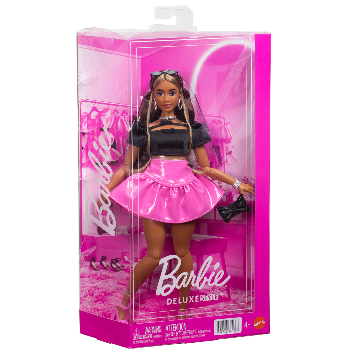 Barbie Deluxe Style bebek (16), klasik Barbie tarzında parlak pembe etek ve siyah üst giyen kahverengi saçlı bebek