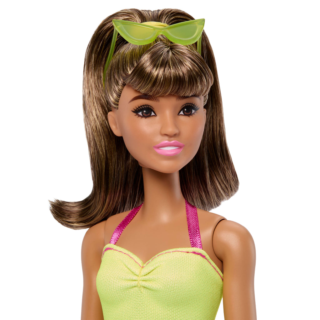 BARBIE Style Barbie ve Ken bebek seti, plaj temalı stiller ve aksesuarlar