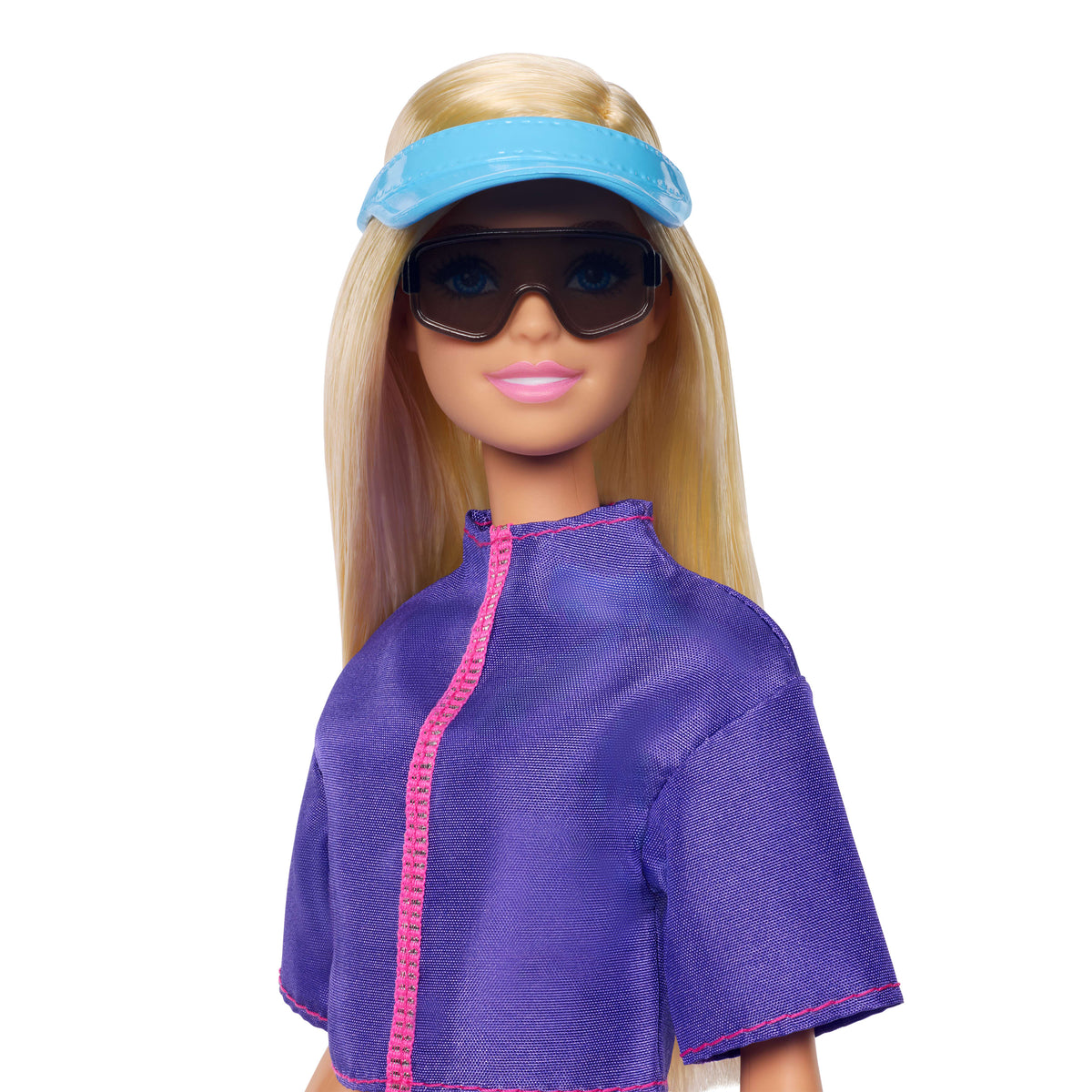 Barbie "Malibu" doğa maceraları bebeği, 10'dan fazla kamp aksesuarı ve evcil hayvan