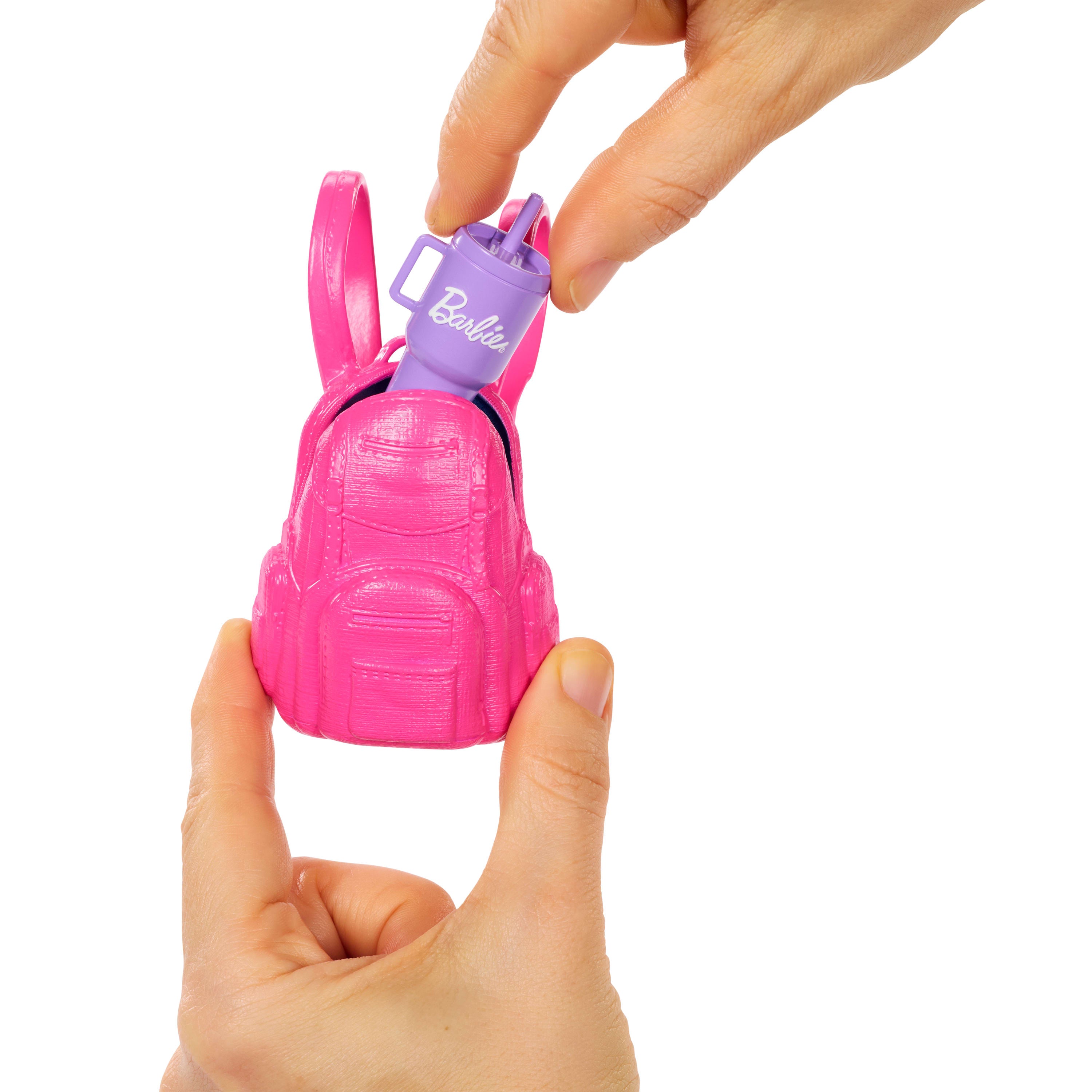 Barbie "Malibu" doğa maceraları bebeği, 10'dan fazla kamp aksesuarı ve evcil hayvan