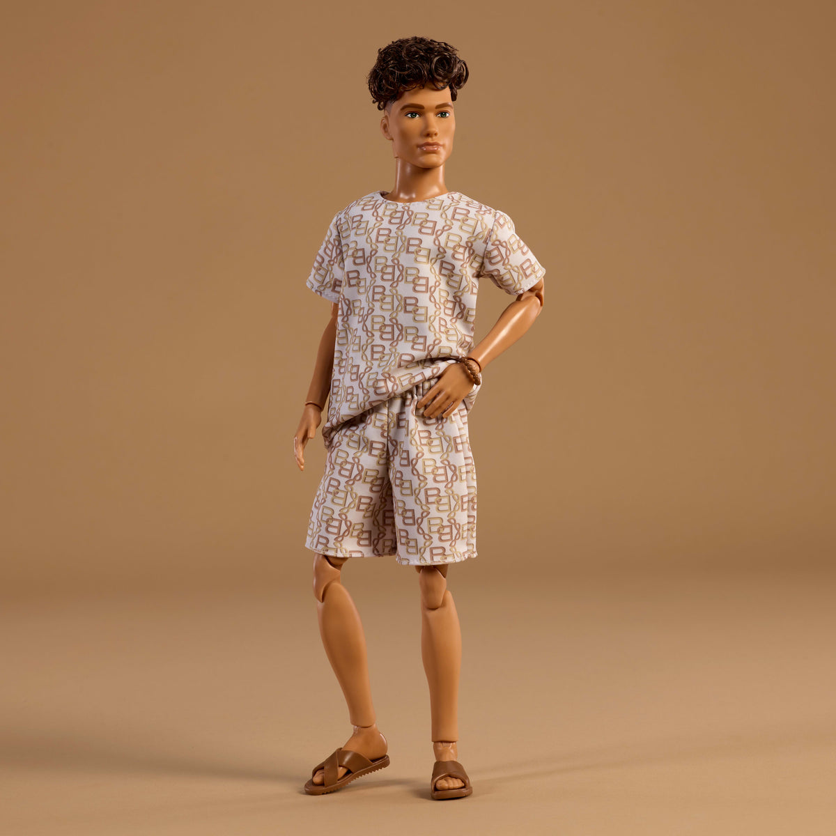BARBIE BASICS™ Bebek