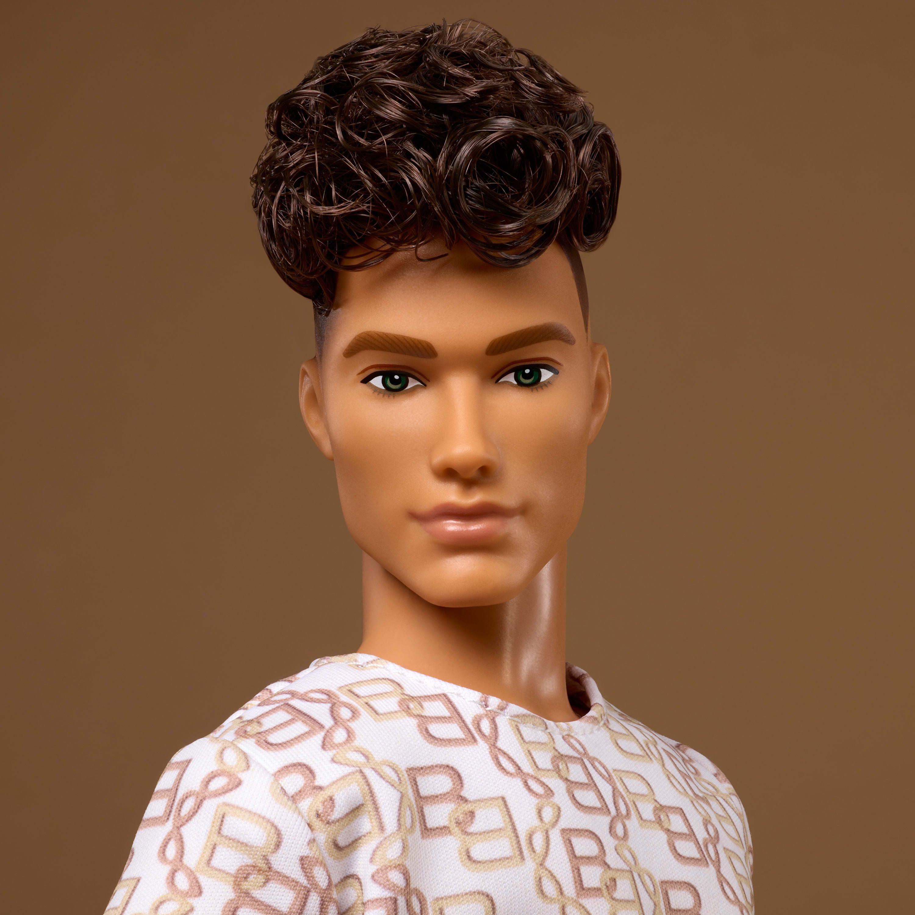 BARBIE BASICS™ Bebek