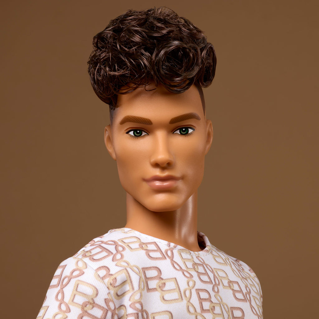 BARBIE BASICS™ Bebek