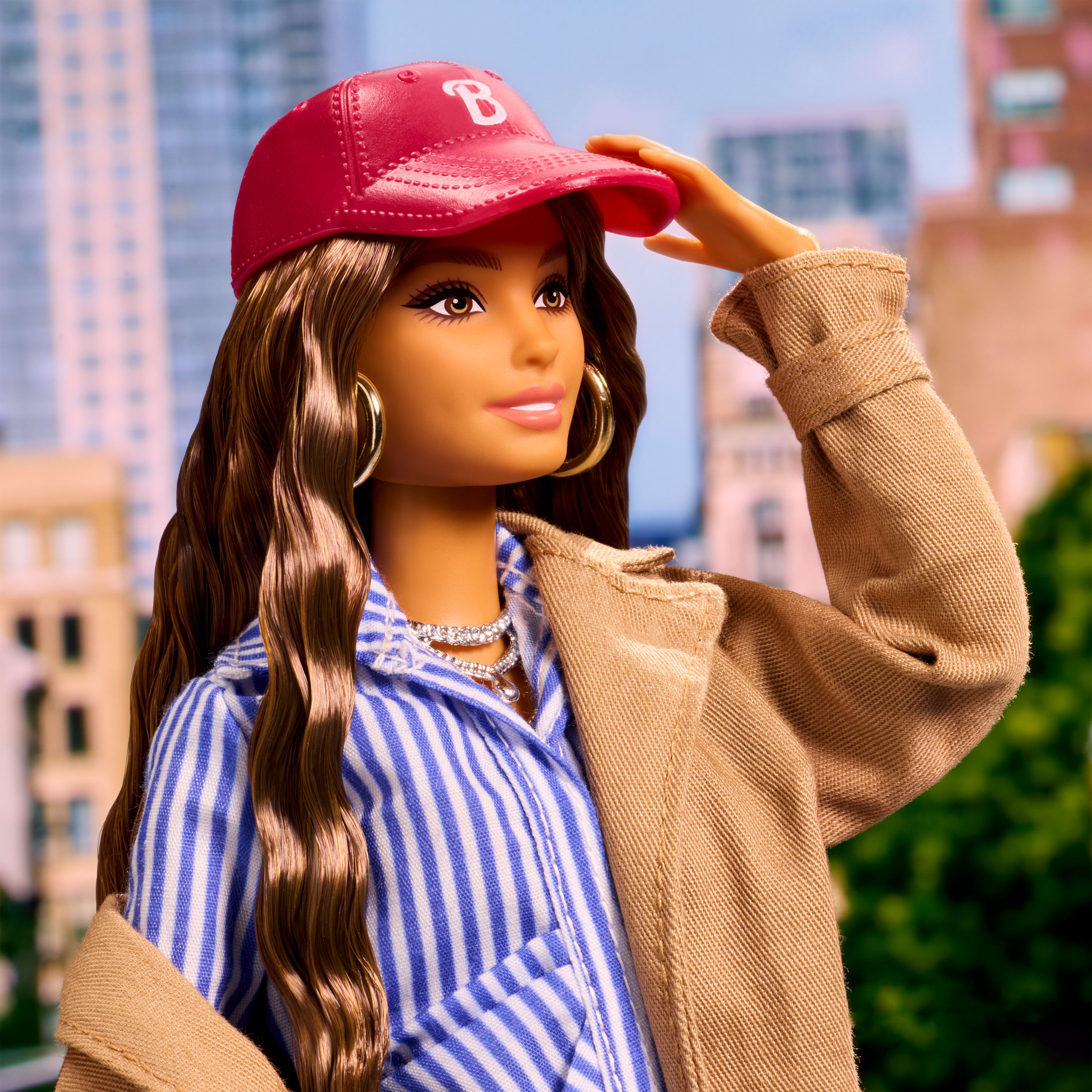 Barbie Signature @BarbieStyle koleksiyona uygun bebek, New York sokak modası kıyafetleri giyen moda haftası bebeği