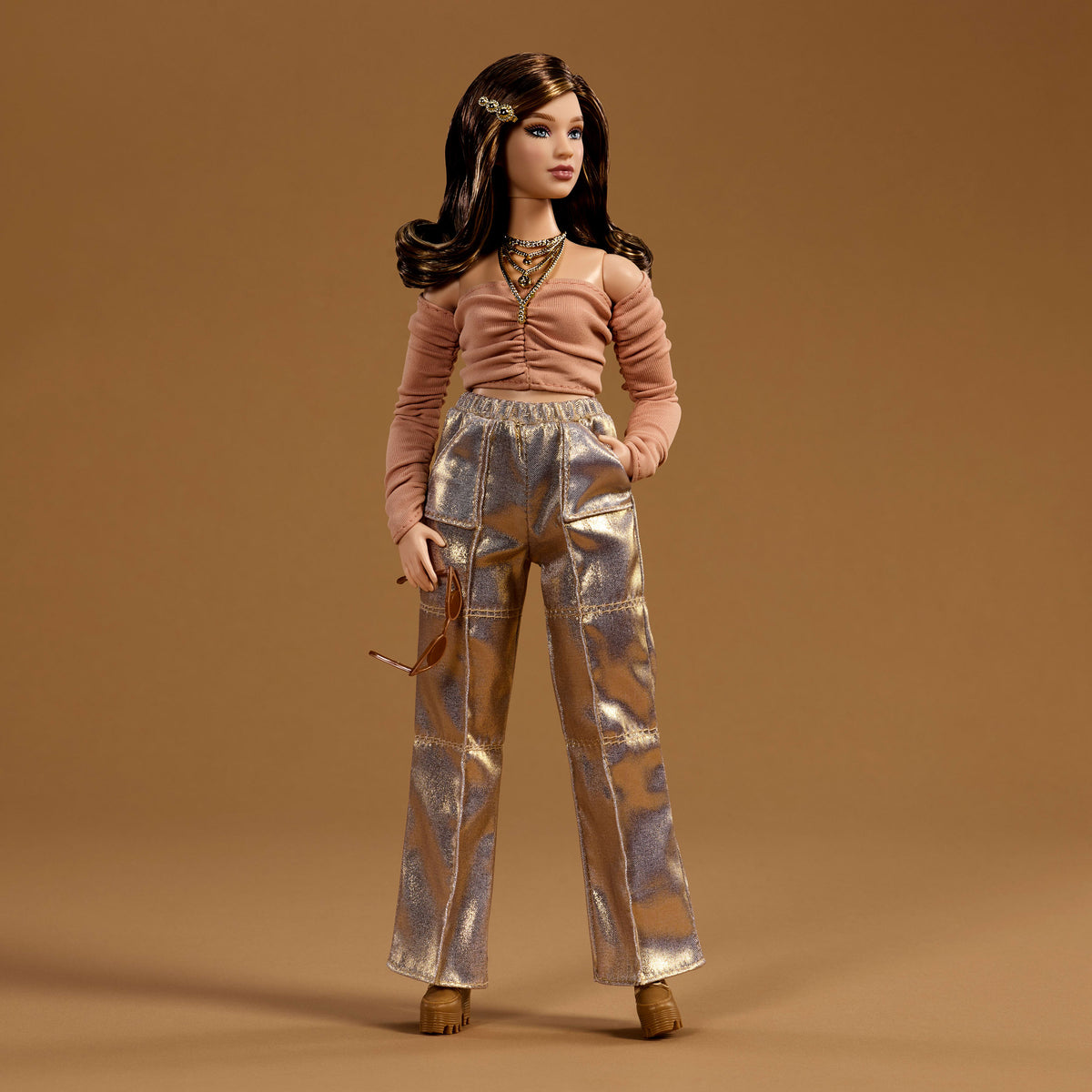 Barbie Signature You Create Basics Neutral Kit 003 – Değiştirilebilir Kafalı Moda Bebeği Seti