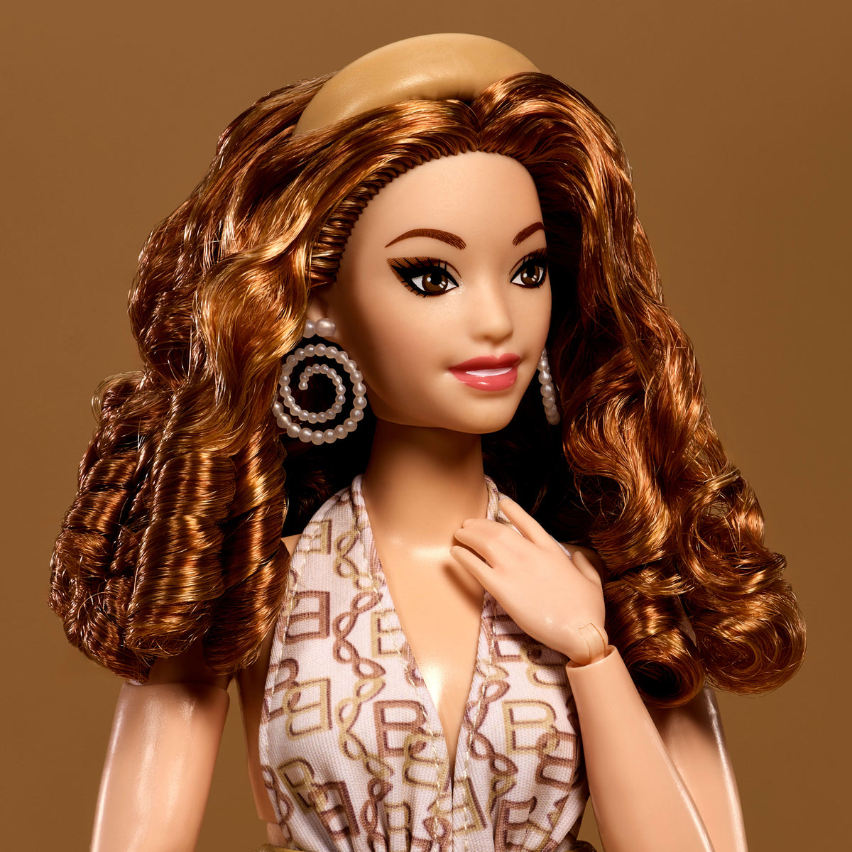 Barbie Signature You Create Basics Neutral Kit 003 – Değiştirilebilir Kafalı Moda Bebeği Seti