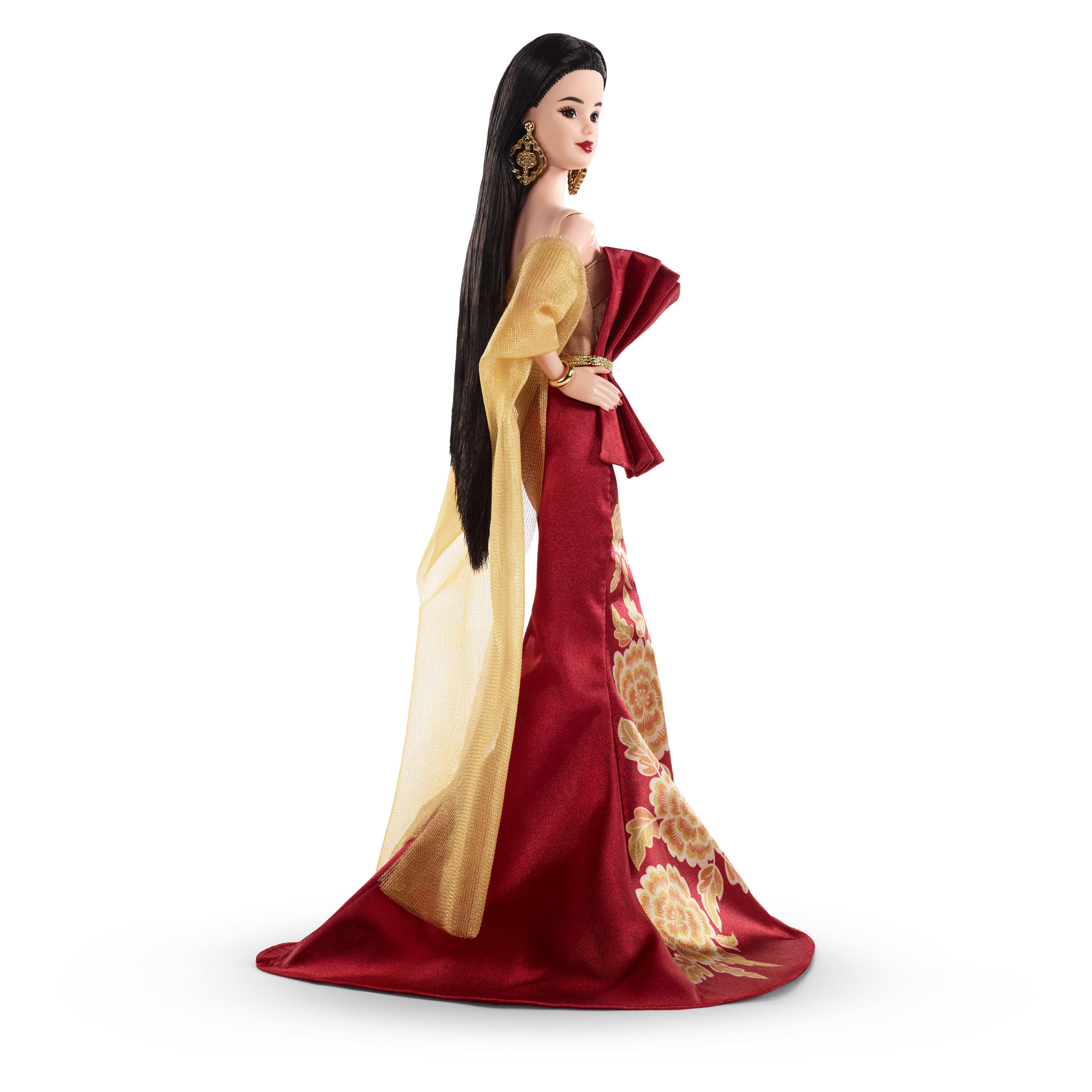 Altın rengi şakayık desenli kırmızı elbise giyen Barbie Signature Çin Yeni Yılı bebeği, koleksiyona uygun tatil hediyesi