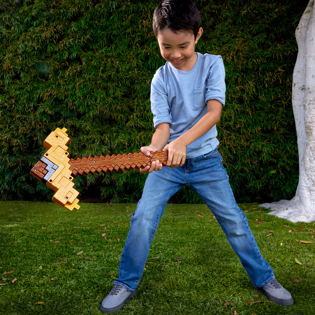 Minecraft 2'si 1 Arada Kılıç ve Kazma, çocuklara uygun boyutta canlandırma oyunlarına yönelik 2'si 1 arada dönüşebilen oyuncak ve kostümler