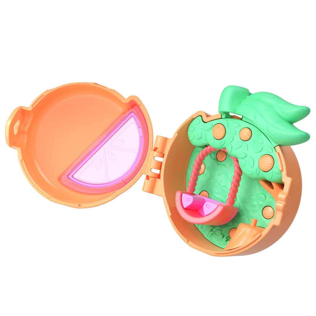 Anahtarlık, çıkartma sayfası, evcil hayvan aksesuarı ve seyahat oyuncakları ile Polly Pocket bebek ve mikro oyun seti
