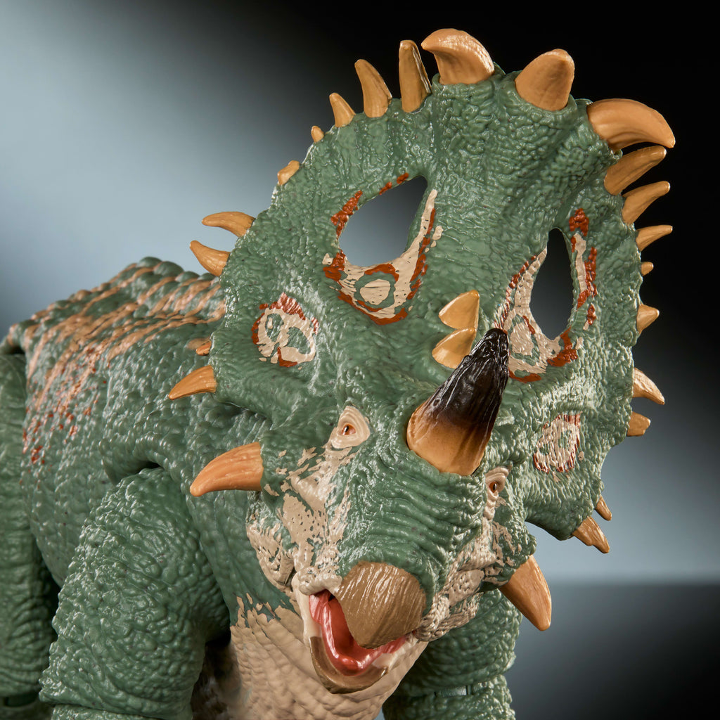 Eklemleri bükülebilen, büyük ölçekli delüks Jurassic World Hammond Koleksiyonu Sinoceratops aksiyon figürü
