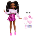 Eklemleri bükülebilen Barbie Dream Besties Barbie "Brooklyn" bebek ve aksesuarlar, temaya uygun parçalar
