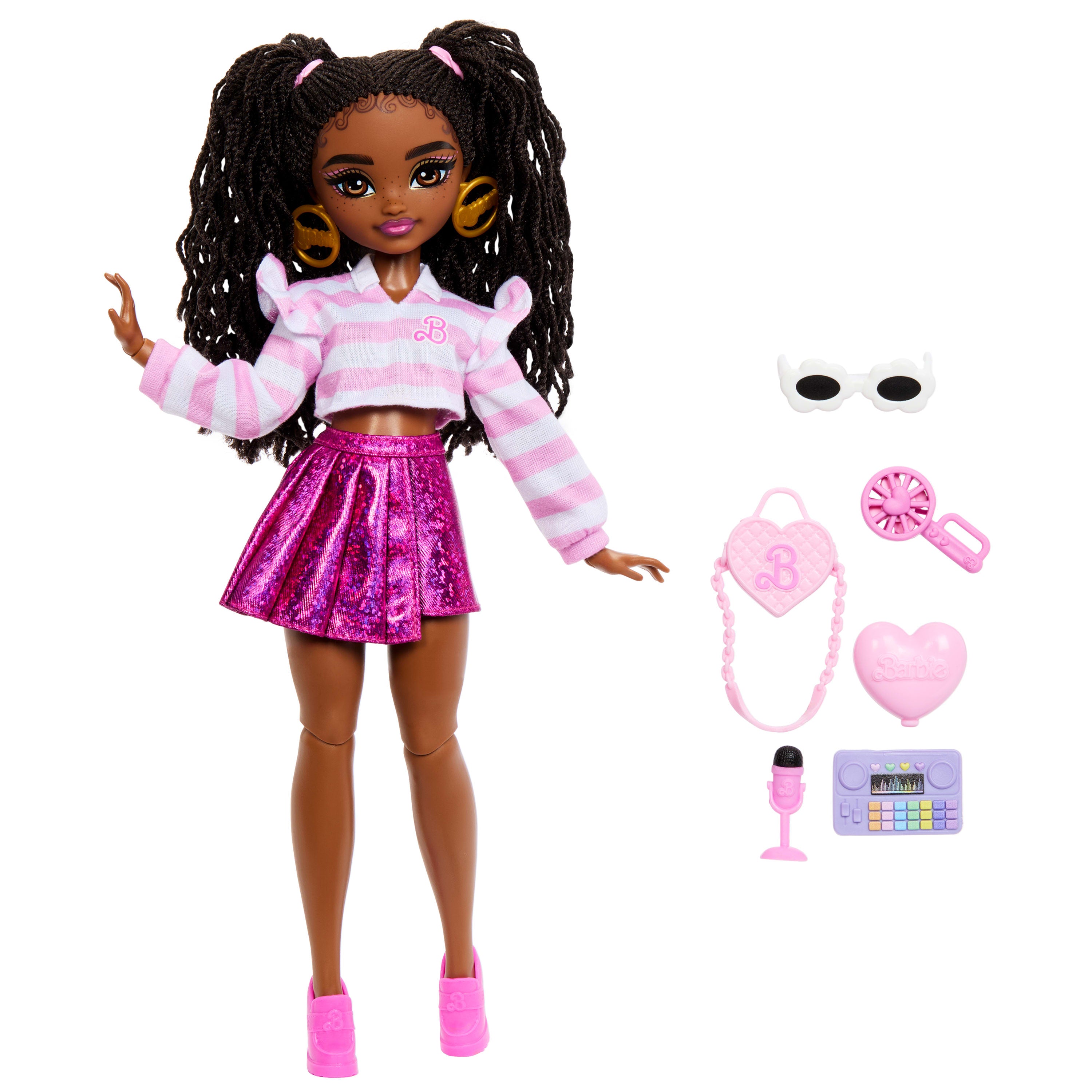 Eklemleri bükülebilen Barbie Dream Besties Barbie "Brooklyn" bebek ve aksesuarlar, temaya uygun parçalar