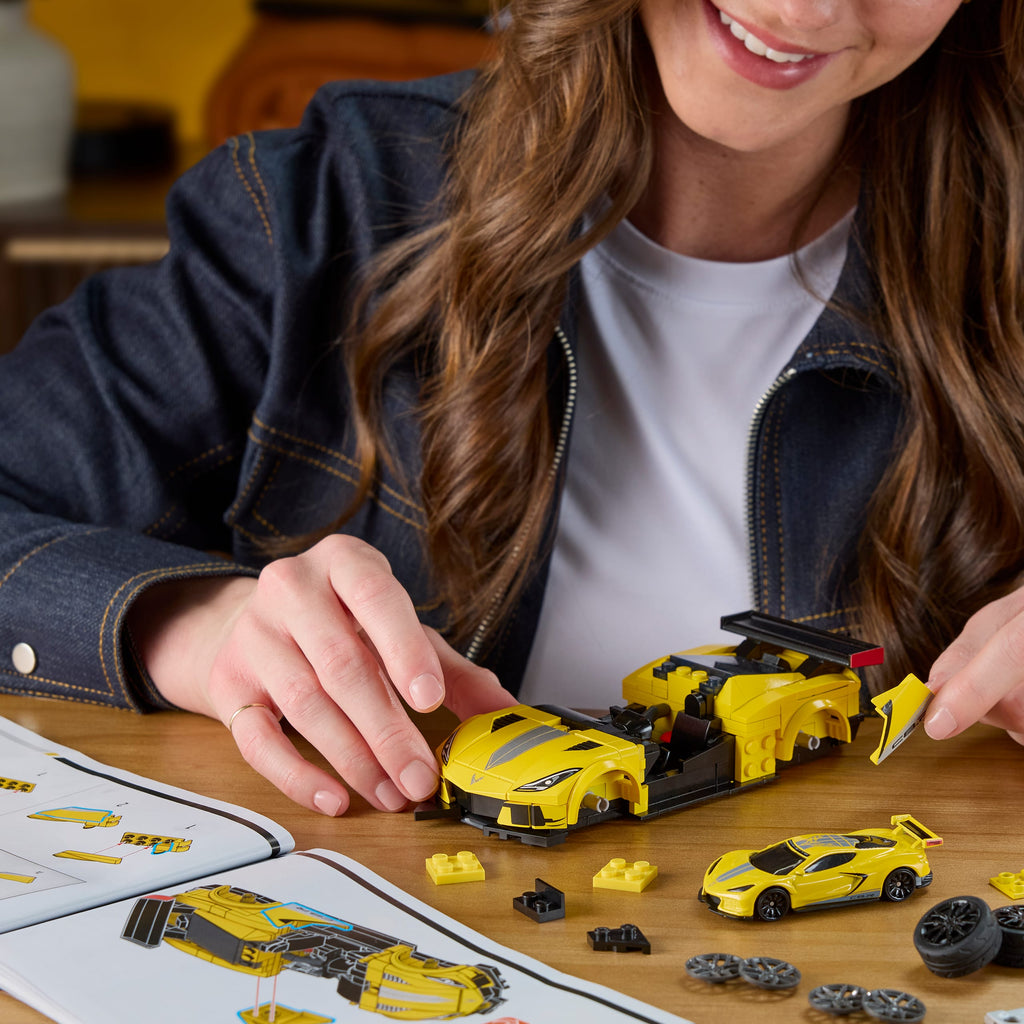 Mattel Brick Shop Hot Wheels '20 Corvette C8.R Yapım Seti (261 Parça)