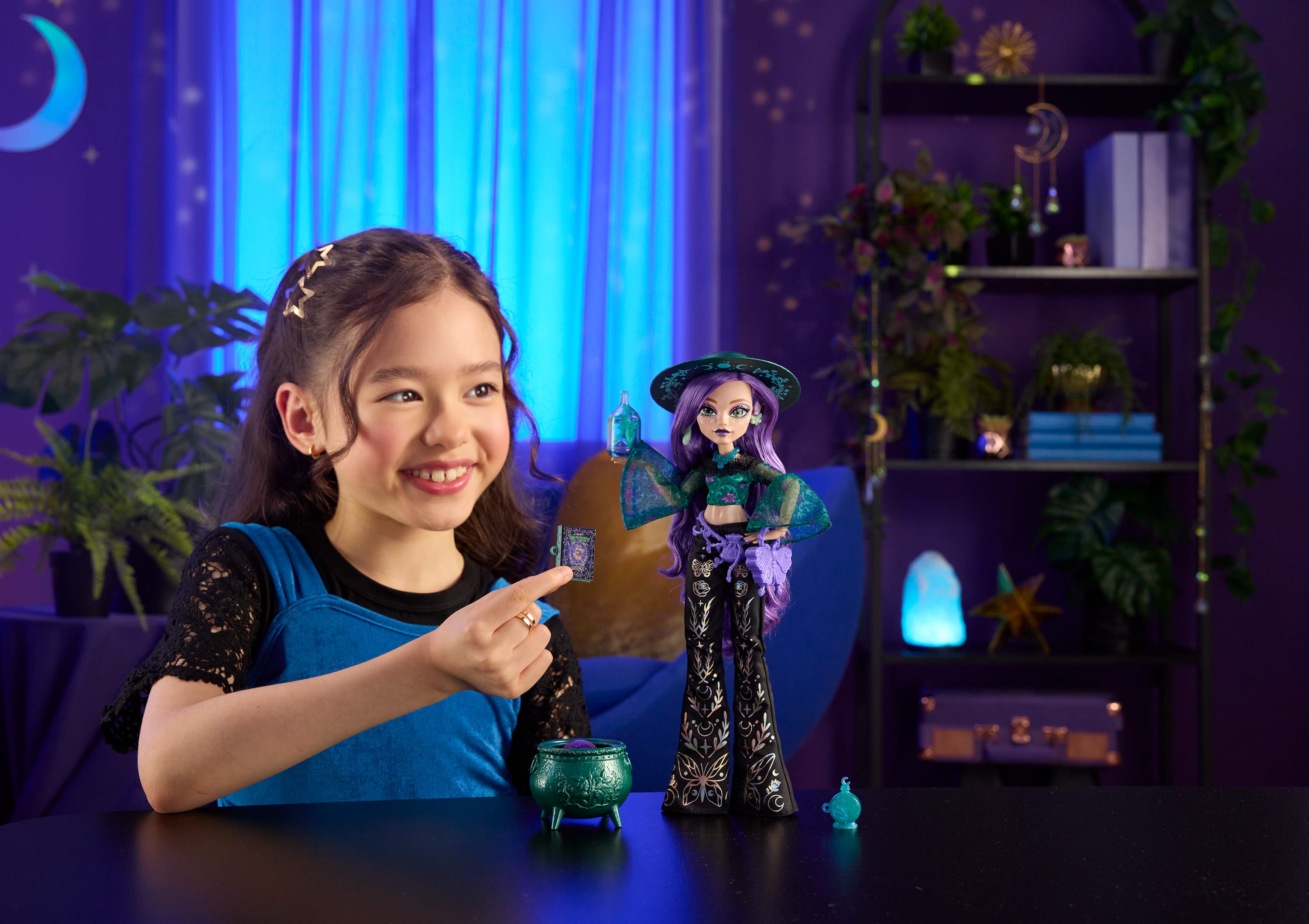 Monster High Willow moda bebeği