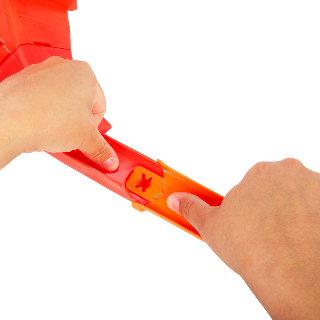 Hot Wheels Yarışları Formula 1 Yokuş Aşağı Pist Yarışı ve 1:64 ölçekli 3 adet metal F1 arabası