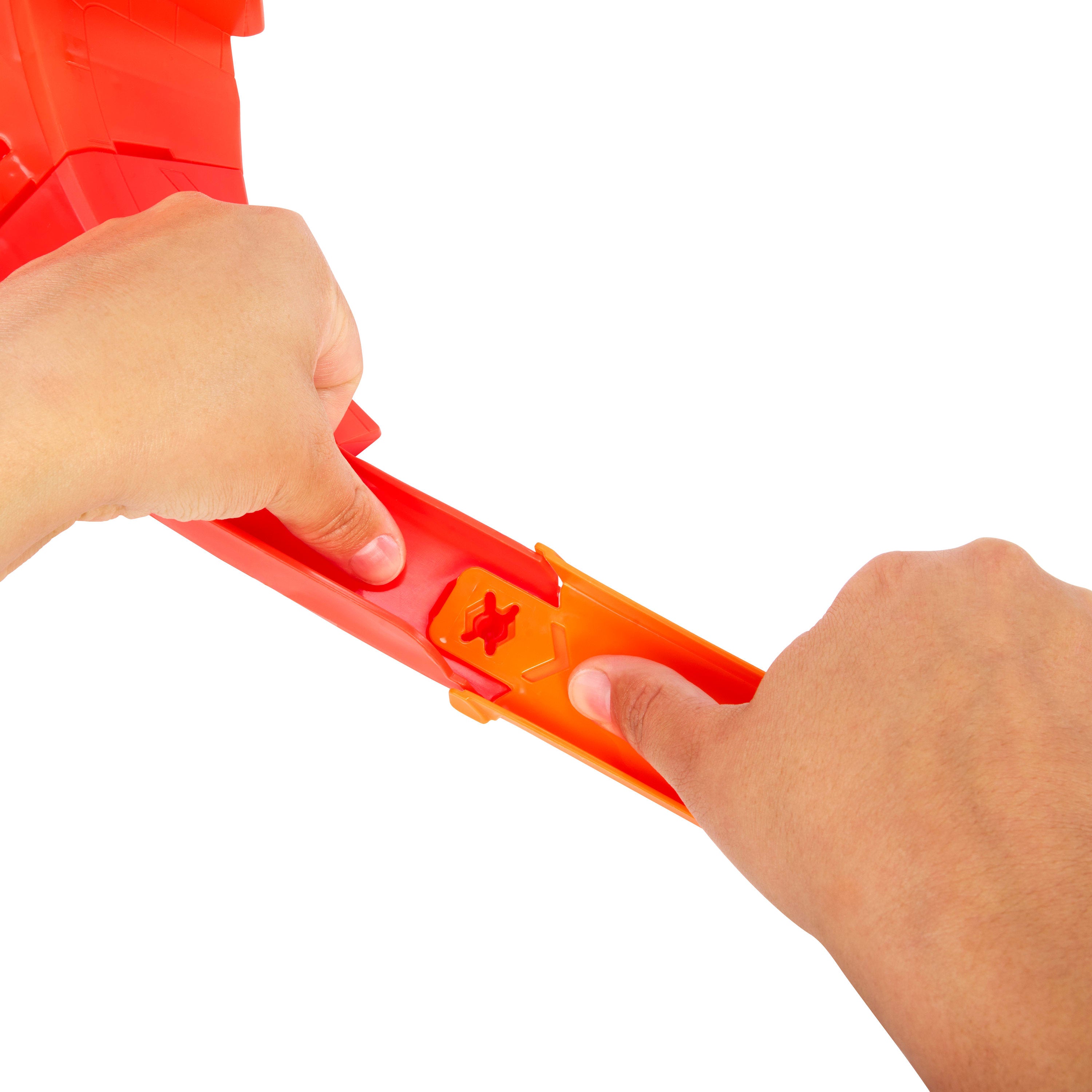 Hot Wheels Yarışları Formula 1 Yokuş Aşağı Pist Yarışı ve 1:64 ölçekli 3 adet metal F1 arabası