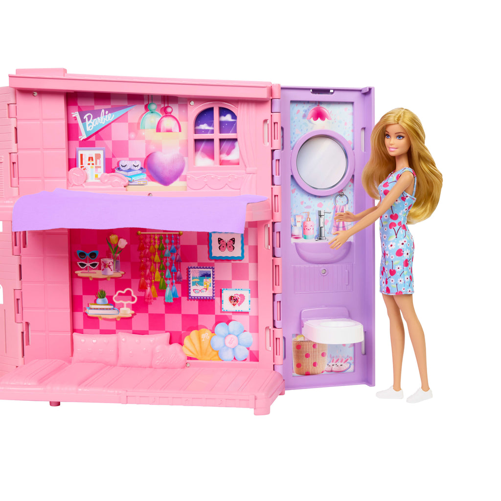 Barbie Hafta Sonu Tatili Evi, oyuncak bebek evi, 10 aksesuar, 4 oyun alanı ve yavru kedi