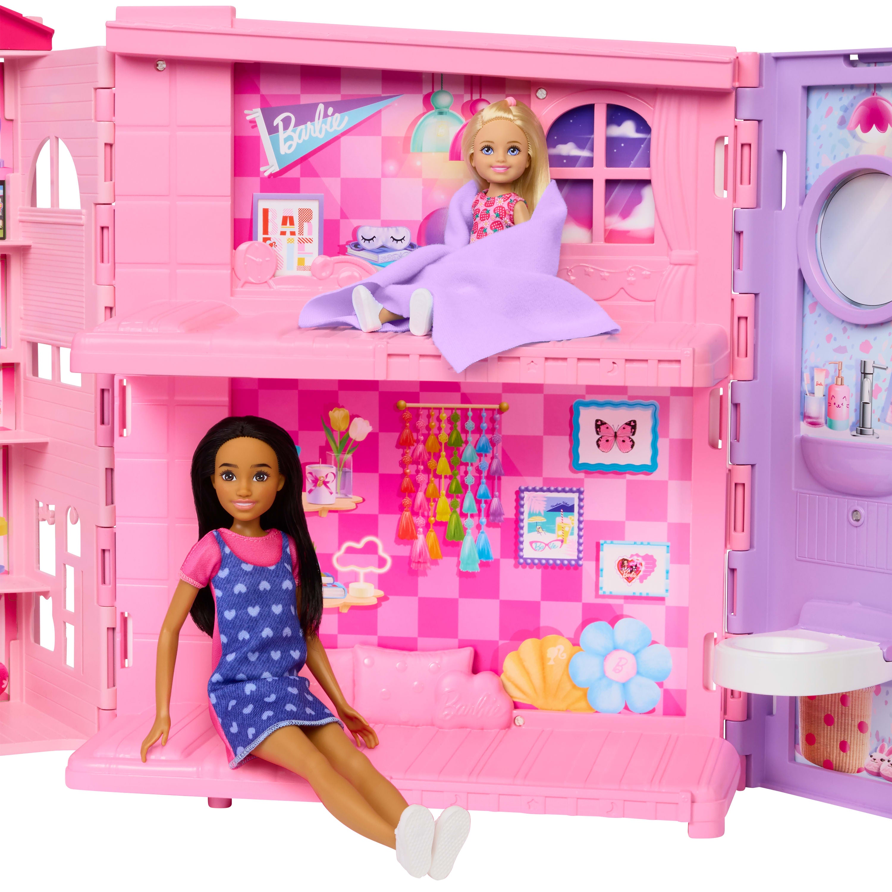Barbie Hafta Sonu Tatili Evi, oyuncak bebek evi, 10 aksesuar, 4 oyun alanı ve yavru kedi