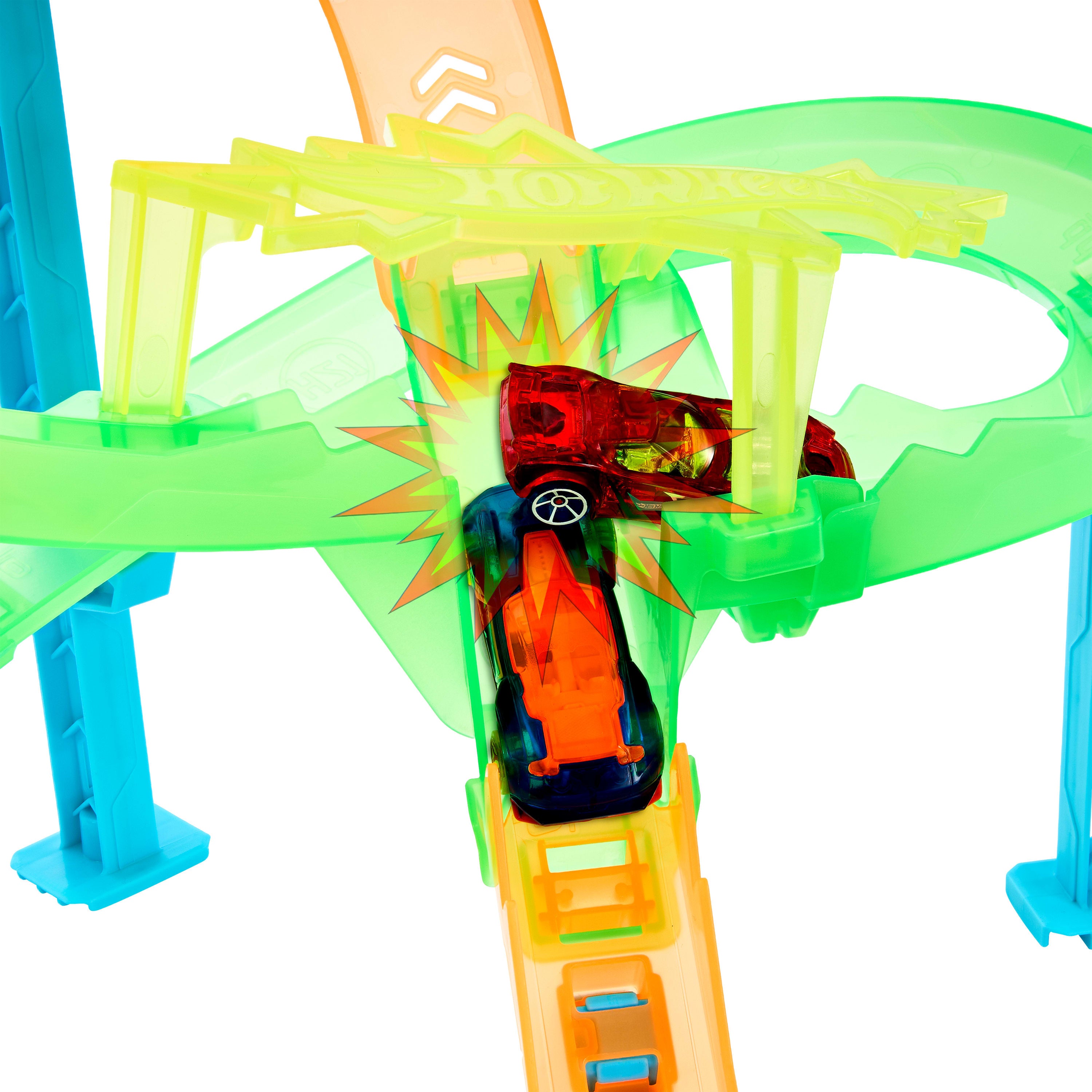 Hot Wheels Akrobasi Pistleri Neon Yarışçılar Kasırga Çarpışması pist seti, motorlu hızlandırıcı ve oyuncak araba