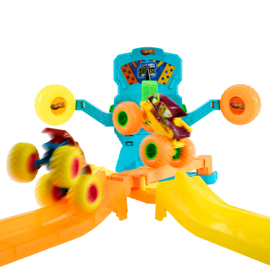 Hot Wheels Monster Trucks Neon Crashin' Slamway Oyun Seti