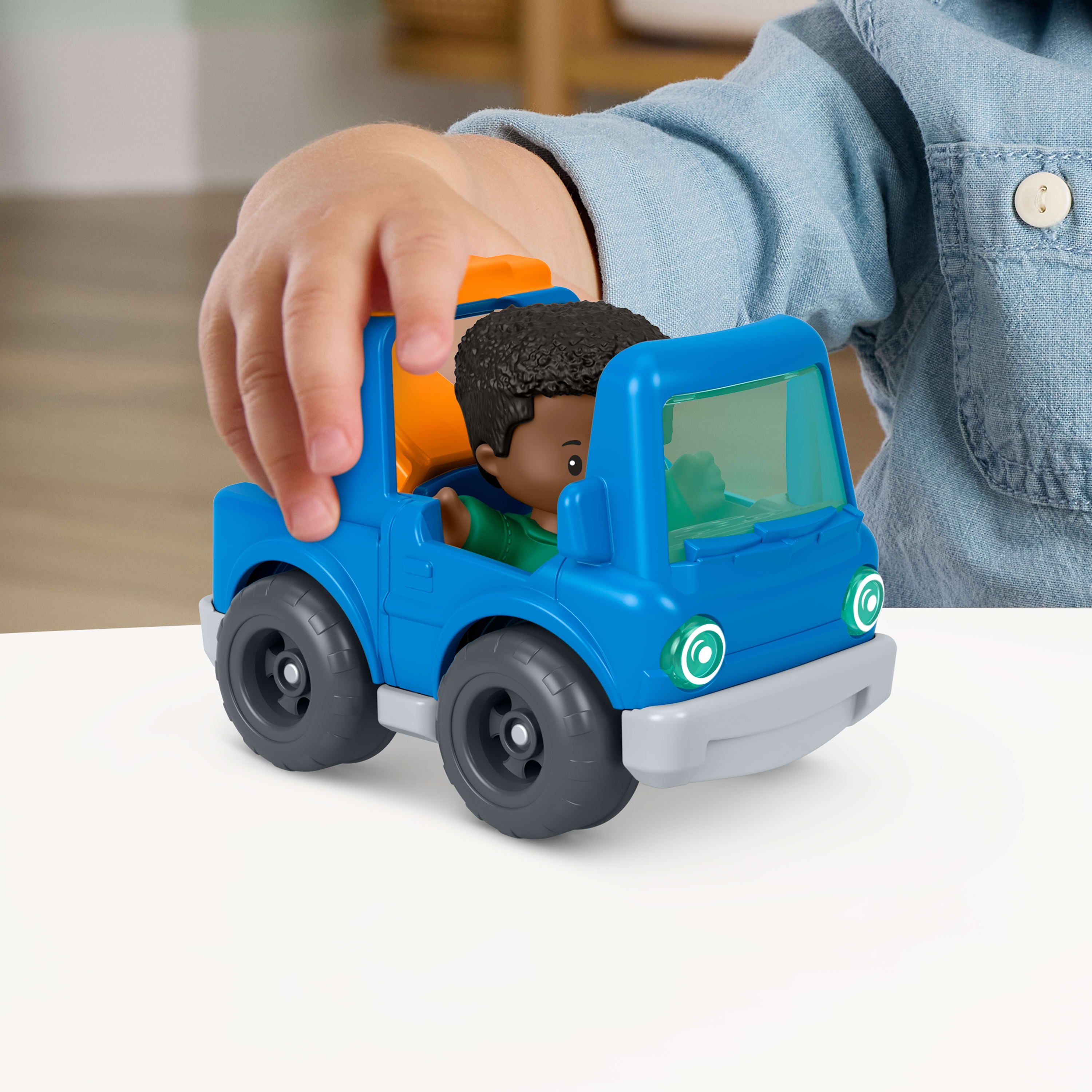 Fisher-Price Little People Yol Kurtarma Aracı Oyun Seti (Figür + Trafik İşaretleri)