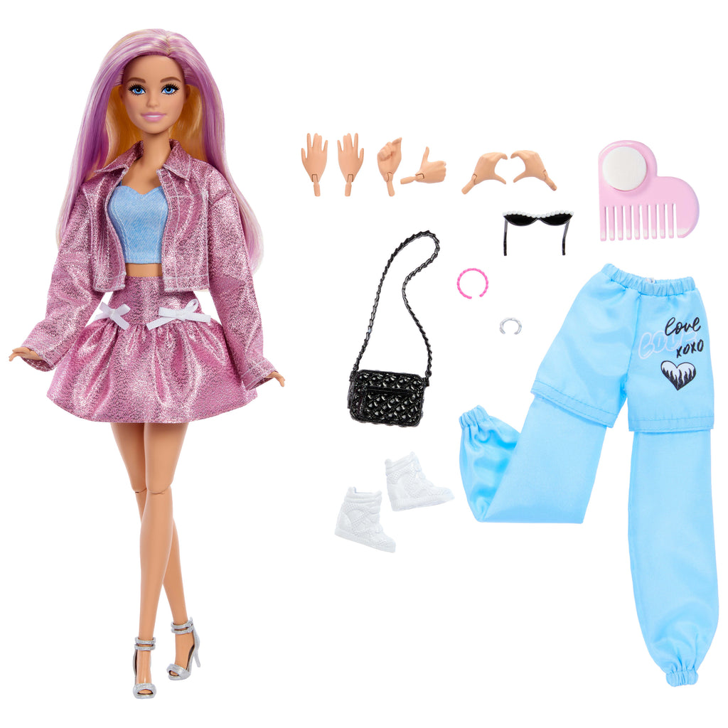 4 kıyafeti, 4 aksesuarı, 4 değiştirilebilir eli ve renk değiştiren saçları olan Barbie Deluxe Style bebek