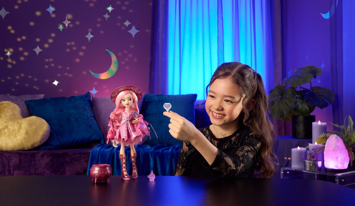 Moonspell Magic by Monster High Sevgi Cadısı Carina Song bebek ve aksesuarları