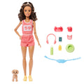 Barbie Style Sonsuz Hareket Sağlıklı Yaşam Koşucu Bebek, pembe forma ve şort, köpekçik, 9 aksesuar