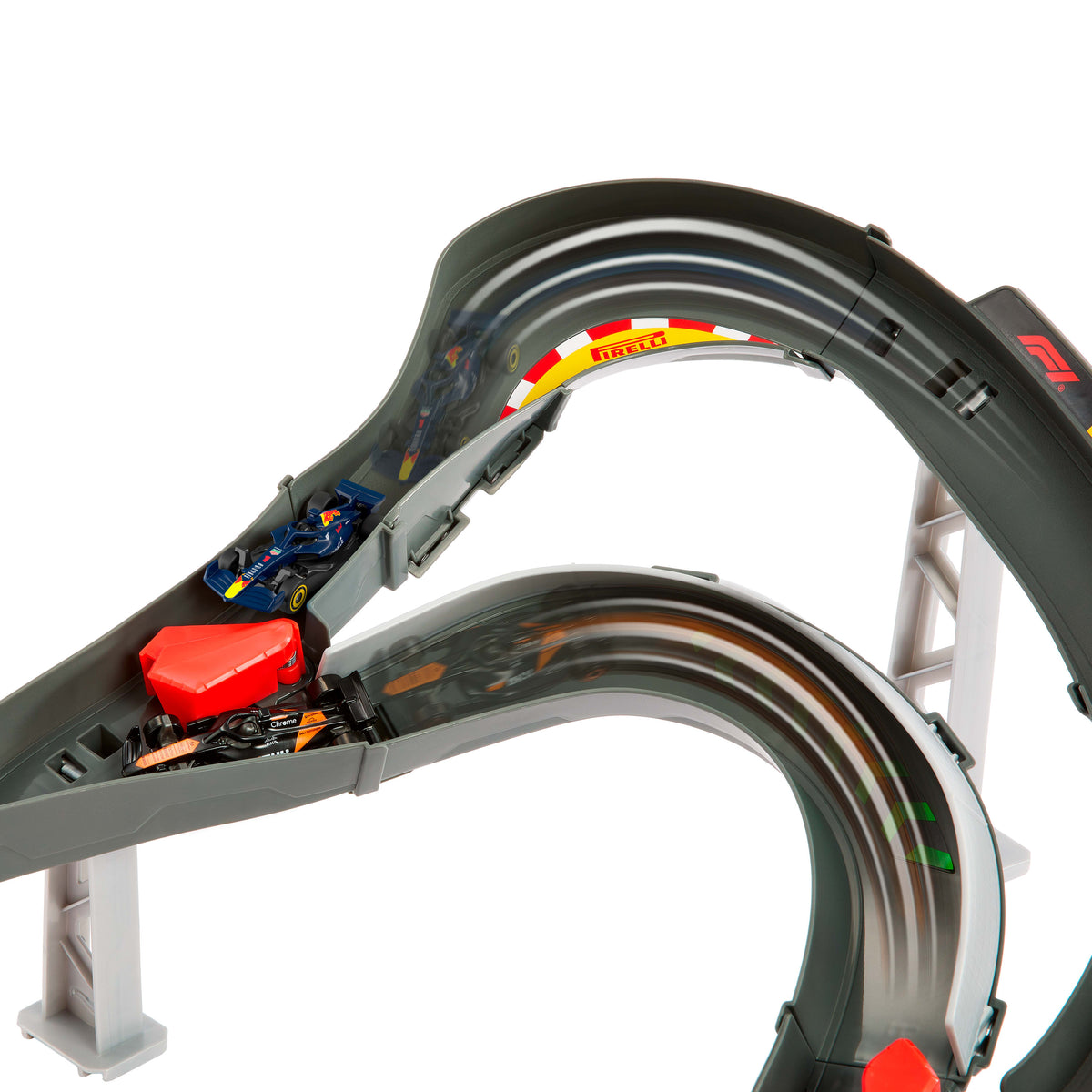 Hot Wheels Yarışları Formula 1 Temel Yarış Pisti ve 1:64 ölçekli 3 adet metal oyuncak araba