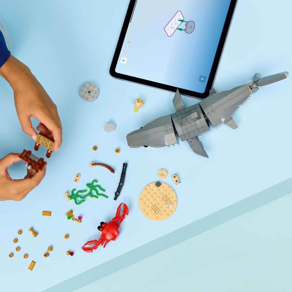 31381 Lego Creator Acımasız Köpek Balığı ile Hazine Sandığı 379 parça +8 yaş