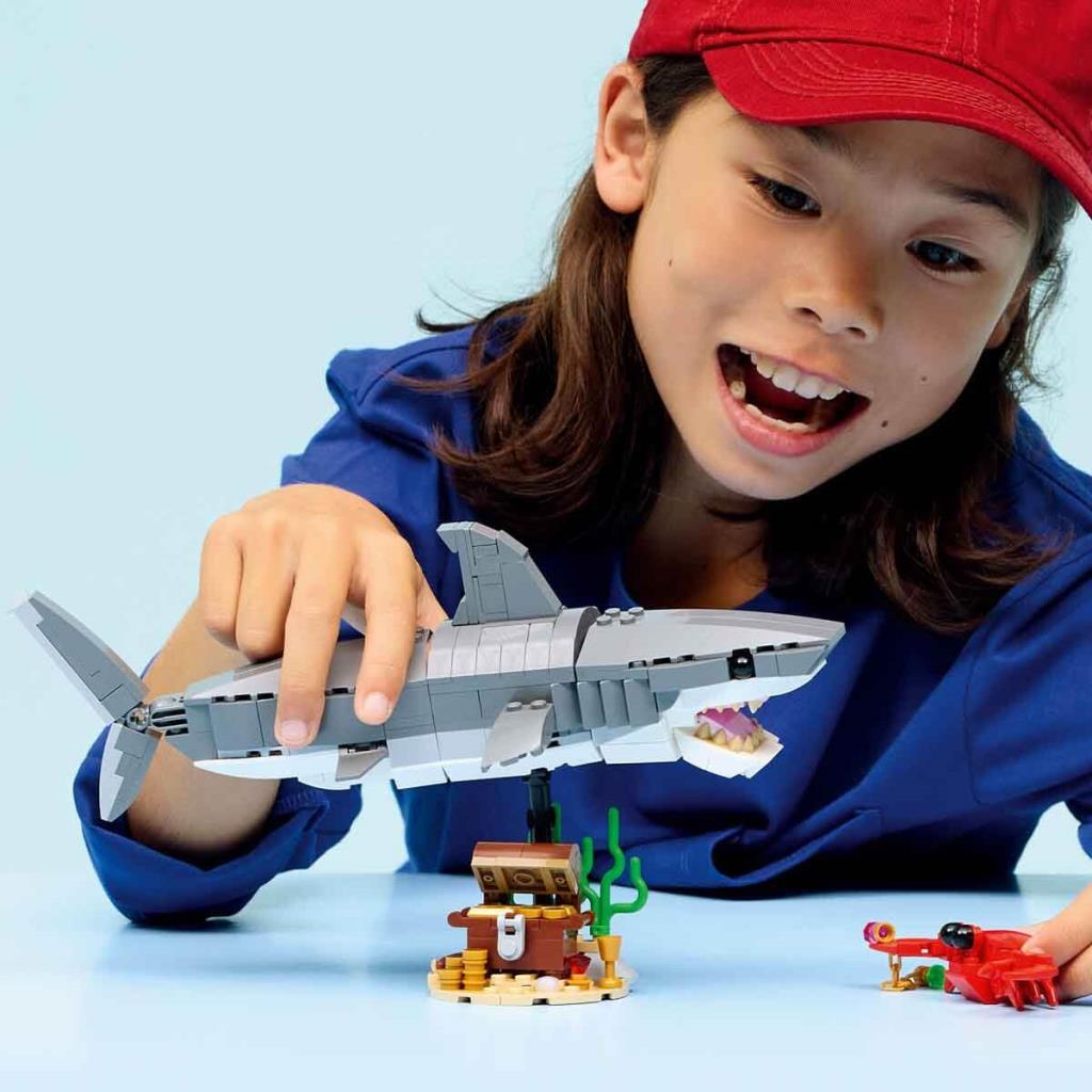 31381 Lego Creator Acımasız Köpek Balığı ile Hazine Sandığı 379 parça +8 yaş