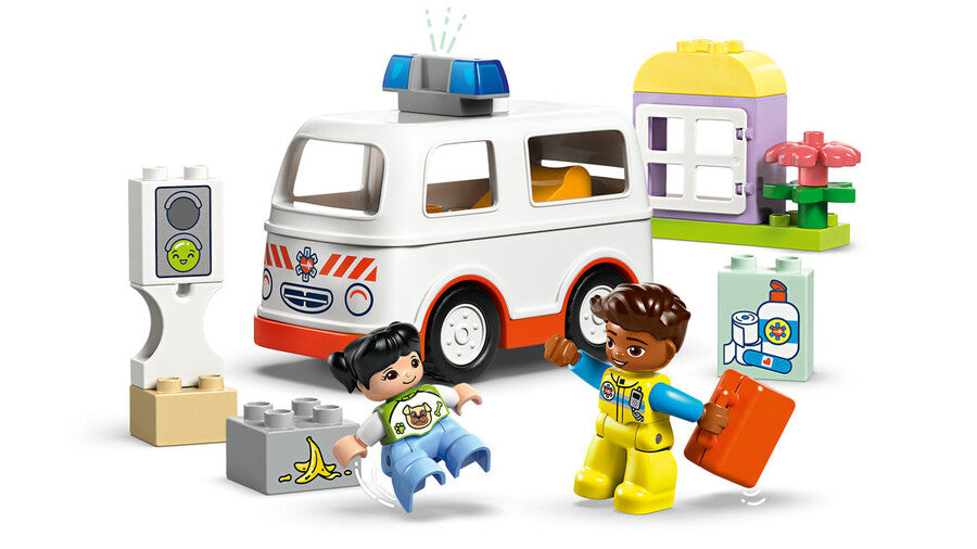 LEGO DUPLO Ambulans ve Sürücü 10447
