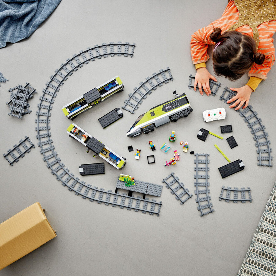 LEGO City Ekspres Yolcu Treni 60337 - 764 Parça Yapım Seti