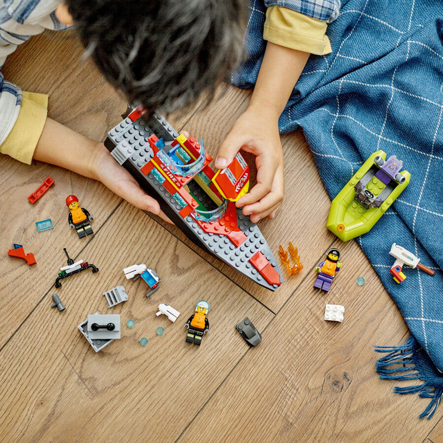 LEGO City İtfaiye Kurtarma Teknesi 60373 - 144 Parça Yapım Seti