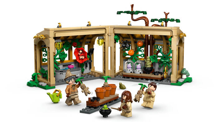 LEGO Harry Potter Harry Potter Hogwarts Şatosu Avlusu 76445 - 390 Parça Yapım Seti