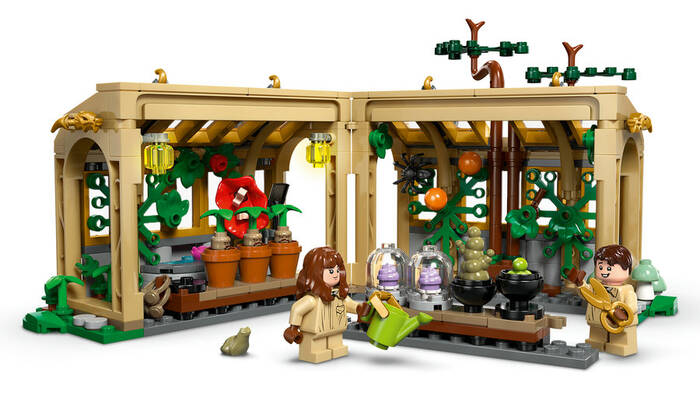 LEGO Harry Potter Harry Potter Hogwarts Şatosu Avlusu 76445 - 390 Parça Yapım Seti